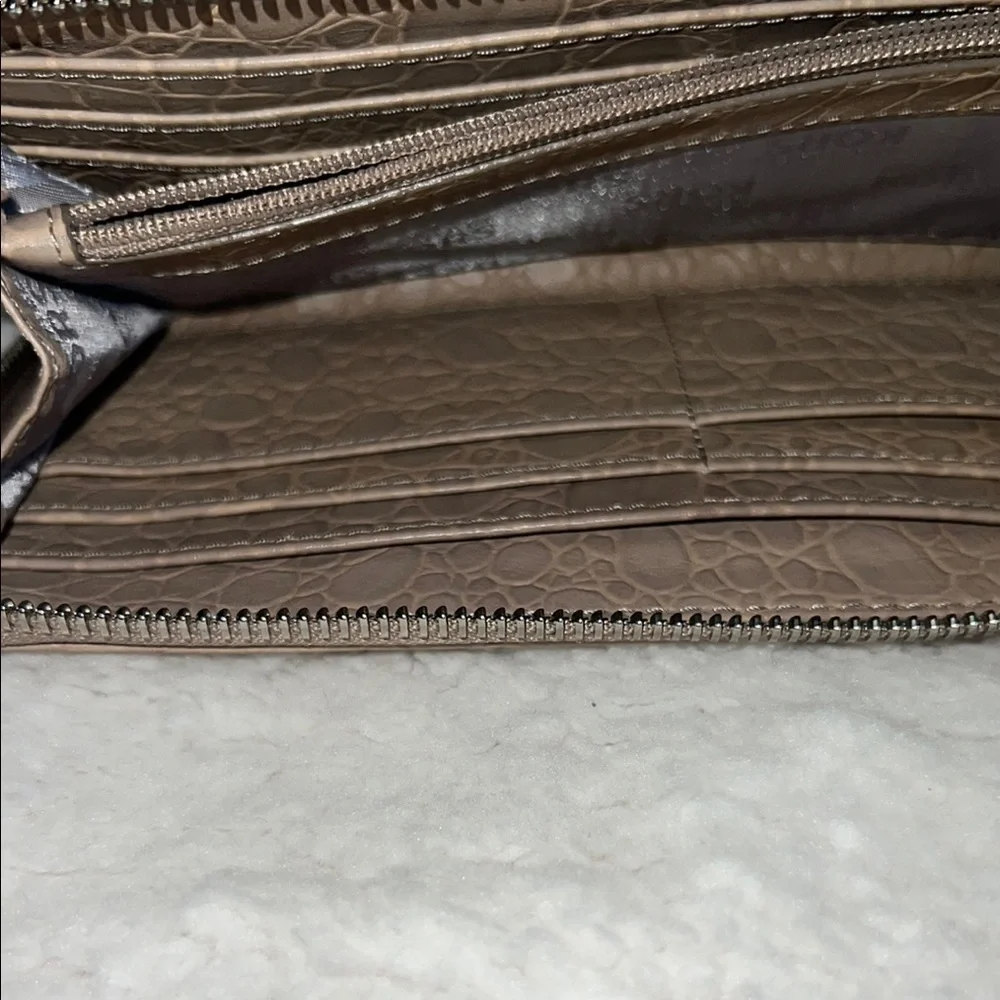 Michael Kors Tan‎ Crocodile-Embossed Wallet Luxurious Design